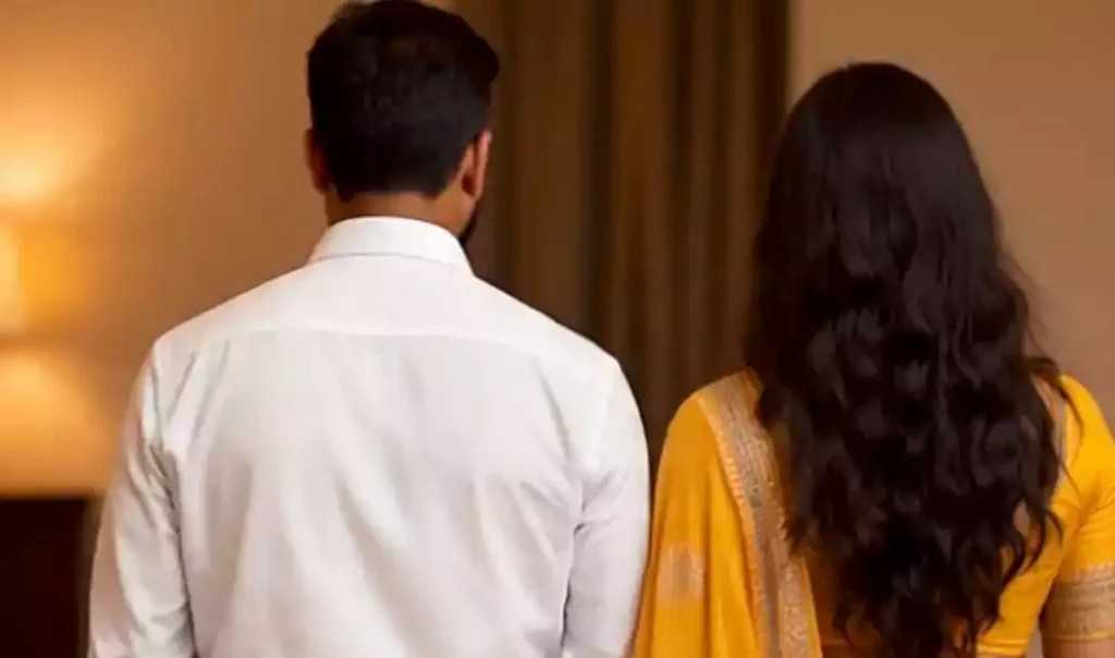 बला की खूबसूरत महिला का गंदा कारनामा। चेहरे की मासूमियत में ऐसा फंसा युवक की हर तरफ हो रही चर्चा बला की खूबसूरत महिला का गंदा कारनामा। चेहरे की मासूमियत में ऐसा फंसा युवक की हर तरफ हो रही चर्चा