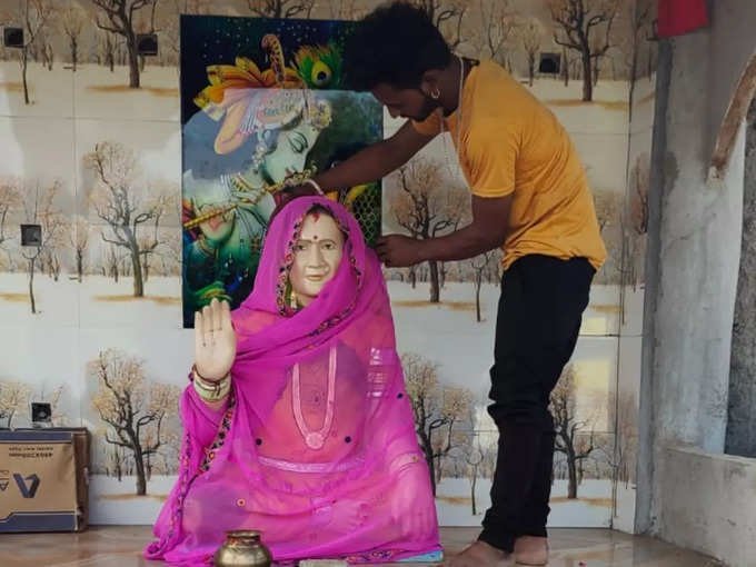 husband-built-wife-temple-in-her-memory-28-9-21-2